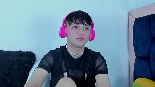 Snapshot of Bragam_Stiven chatting on February 23, 2025, 5:23 am Bragam Stiven online show from February 23, 2025, 5:23 am