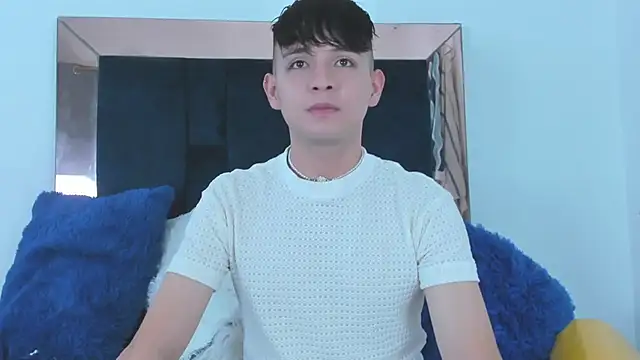 Snapshot of Bragam_Stiven chatting on March 18, 2025, 10:48 pm Bragam Stiven online show from March 18, 2025, 10:48 pm