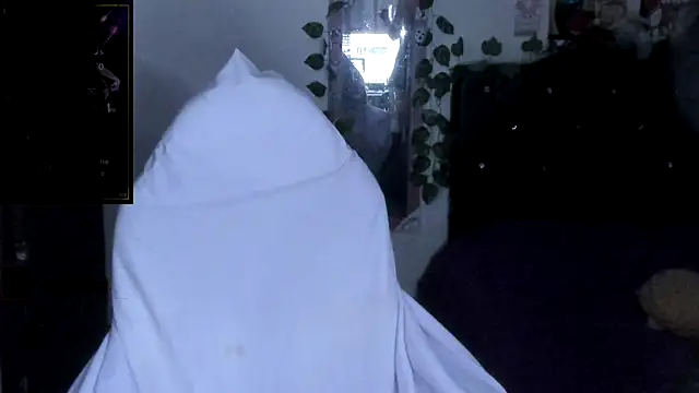 Snapshot of witchskarlata chatting on December 5, 2025, 12:10 am witchskarlata online show from December 5, 2025, 12:10 am