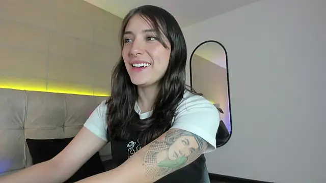 Snapshot of Karito-28 chatting on November 3, 2025, 2:09 pm Karito-28 online show from November 3, 2025, 2:09 pm