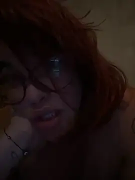 reinamomo73 online show from October 2, 2025, 3:32 am