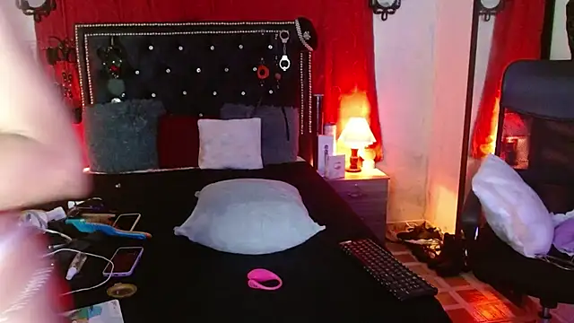 Snapshot of SamaraMartinez chatting on October 10, 2025, 10:38 am SamaraMartinez online show from October 10, 2025, 10:38 am