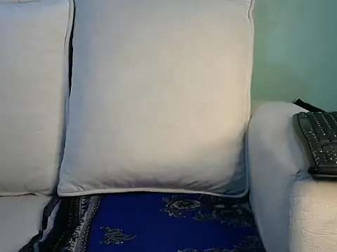 Snapshot of Caryyyl chatting on October 1, 2025, 10:02 pm Caryyyl online show from October 1, 2025, 10:02 pm