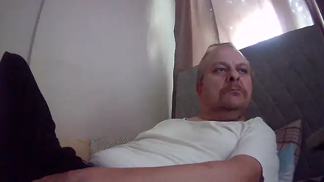 Snapshot of amylrmm1903 chatting on September 21, 2025, 12:43 pm amylrmm1903 online show from September 21, 2025, 12:43 pm