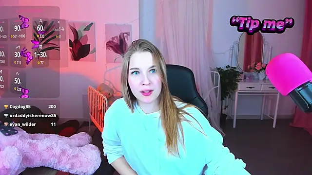 CuteMousee online show from January 9, 2025, 3:12 pm