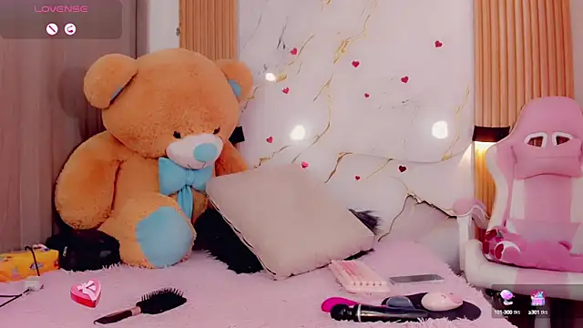 BrendaSquirtx online show from September 26, 2025, 6:04 pm