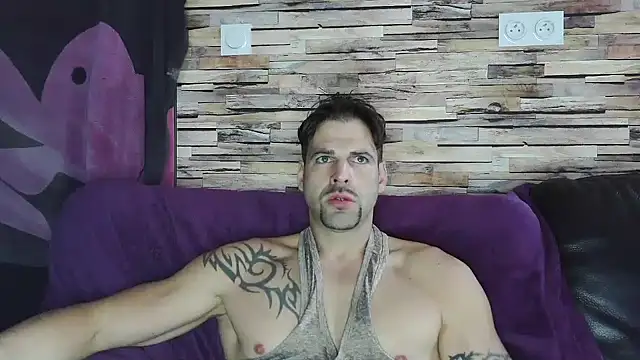 XxBigboybandxX online show from December 19, 2024, 1:29 pm