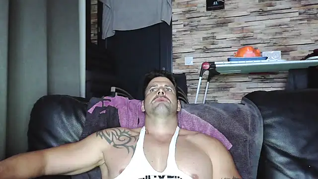 XxBigboybandxX online show from November 13, 2025, 6:45 pm