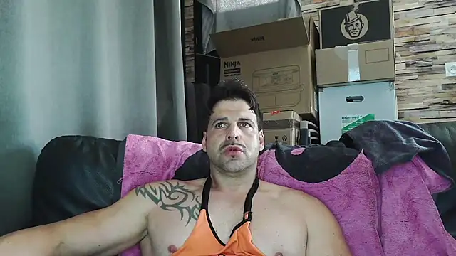 XxBigboybandxX online show from April 8, 2026, 2:07 pm