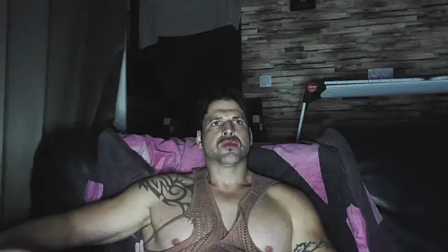 XxBigboybandxX online show from December 17, 2025, 7:08 pm