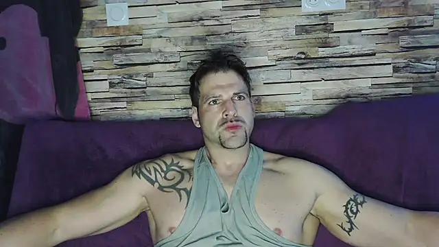 XxBigboybandxX online show from February 8, 2025, 7:48 am