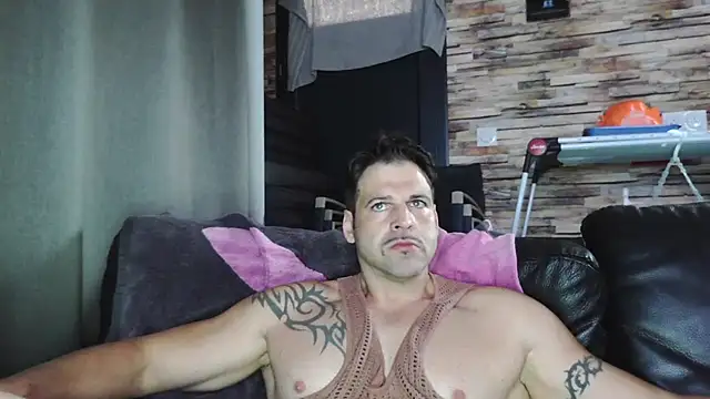 XxBigboybandxX online show from November 20, 2025, 8:15 am