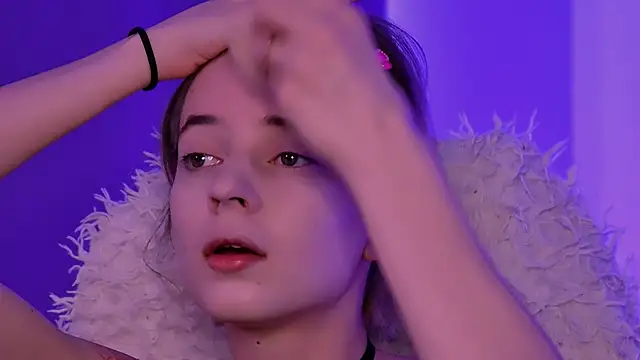 TinaDavil online show from April 11, 2026, 1:15 pm