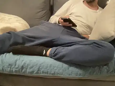 Snapshot of 4small4inchlol chatting on March 1, 2026, 9:48 pm 4small4inchlol online show from March 1, 2026, 9:48 pm