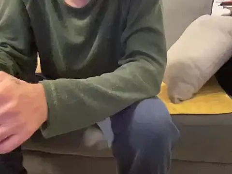 Snapshot of 4small4inchlol chatting on January 18, 2026, 10:13 pm 4small4inchlol online show from January 18, 2026, 10:13 pm