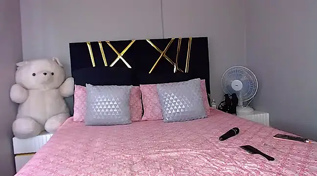 MissBigNipples online show from March 5, 2025, 1:50 pm