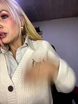 alicev kitty online show from September 17, 2025, 1:02 pm