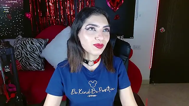 Carolaine69  online show from February 8, 2025, 2:16 pm
