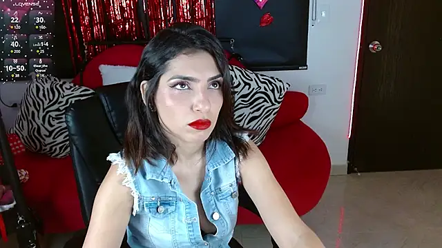 Carolaine69  online show from February 3, 2025, 2:13 pm