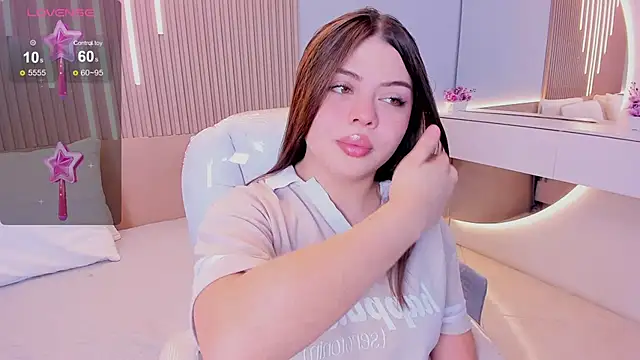 Snapshot of Sexy_paradise18_ chatting on February 13, 2026, 3:39 am Sexy paradise18 online show from February 13, 2026, 3:39 am