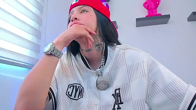 Gangster Girl online show from December 29, 2024, 6:38 pm
