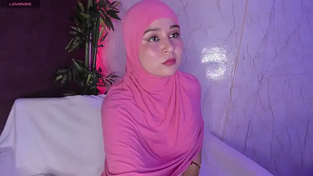 Snapshot of SamiQuest chatting on October 5, 2025, 4:25 am SamiQuest online show from October 5, 2025, 4:25 am