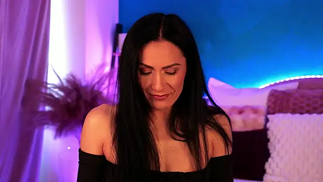 RaisaVawn online show from December 15, 2025, 7:25 am