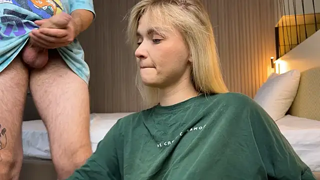 Snapshot of Adelovenick chatting on September 23, 2025, 9:05 am Adelovenick online show from September 23, 2025, 9:05 am