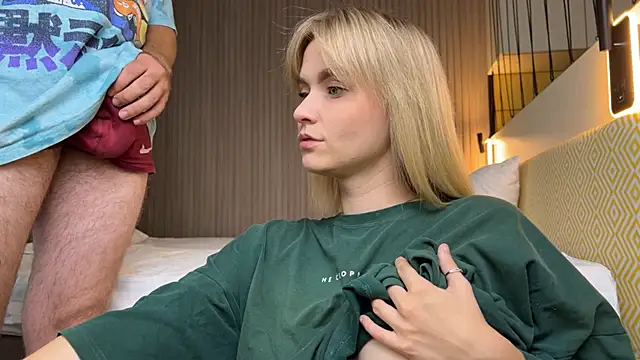 Snapshot of Adelovenick chatting on September 20, 2025, 8:41 am Adelovenick online show from September 20, 2025, 8:41 am