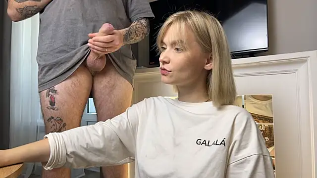 Snapshot of Adelovenick chatting on October 24, 2025, 8:35 am Adelovenick online show from October 24, 2025, 8:35 am