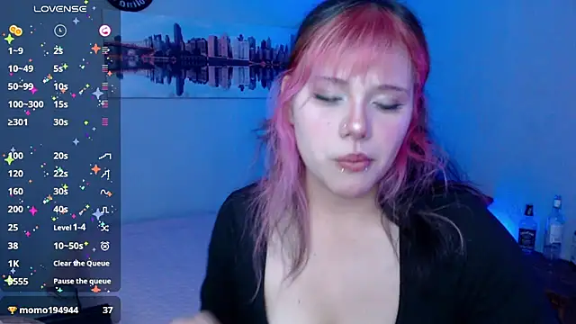 Snapshot of mixie_cute chatting on March 7, 2025, 11:27 pm mixie cute online show from March 7, 2025, 11:27 pm