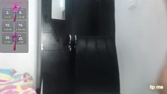 Sweett 19 online show from February 19, 2025, 2:33 am