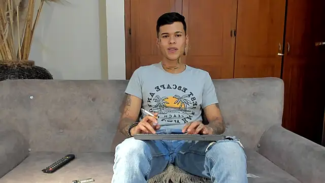 jamesinked  online show from November 9, 2025, 3:21 am