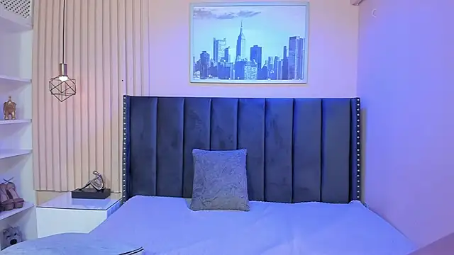 Snapshot of viiolett_lee chatting on February 1, 2026, 9:02 pm viiolett lee online show from February 1, 2026, 9:02 pm