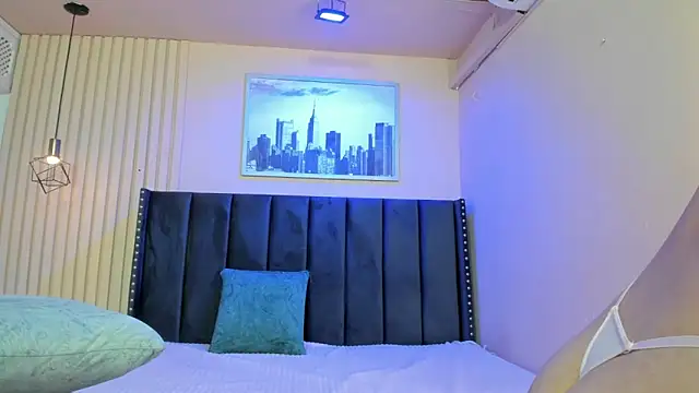 Snapshot of viiolett_lee chatting on March 3, 2026, 7:43 pm viiolett lee online show from March 3, 2026, 7:43 pm