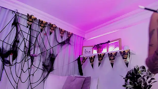 susyy7 online show from October 30, 2025, 7:33 pm