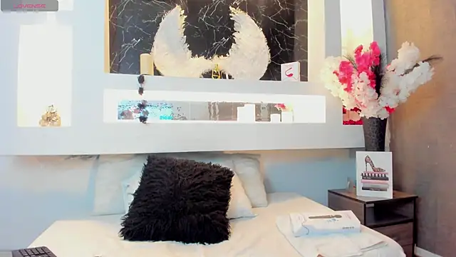 Snapshot of Cinthya_mjs chatting on September 30, 2025, 12:22 pm Cinthya mjs online show from September 30, 2025, 12:22 pm