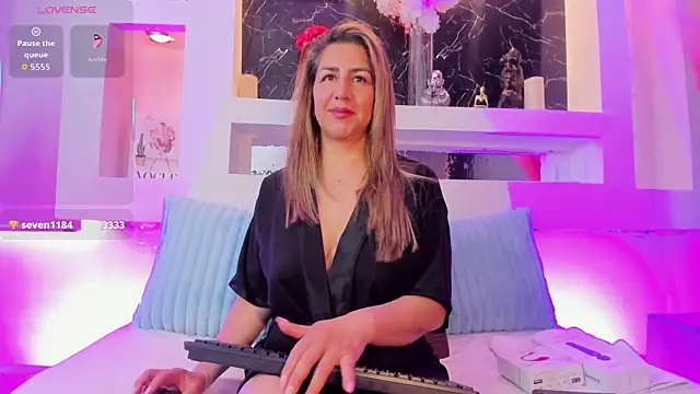 Cinthya mjs online show from April 13, 2026, 12:53 pm