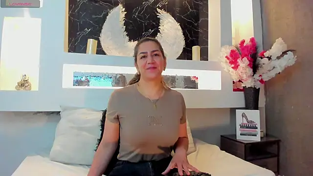 Snapshot of Cinthya_mjs chatting on October 11, 2025, 12:06 pm Cinthya mjs online show from October 11, 2025, 12:06 pm