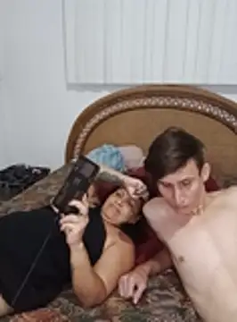 Snapshot of Milfvalesk chatting on October 18, 2025, 3:41 am Milfvalesk online show from October 18, 2025, 3:41 am