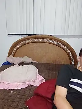 Snapshot of Milfvalesk chatting on October 4, 2025, 3:08 am Milfvalesk online show from October 4, 2025, 3:08 am