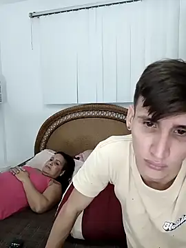 Milfvalesk online show from February 19, 2026, 8:06 pm