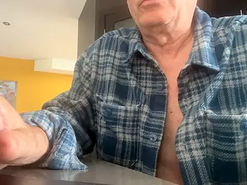 Snapshot of Toy-Daddy chatting on September 13, 2025, 3:45 pm Toy-Daddy online show from September 13, 2025, 3:45 pm