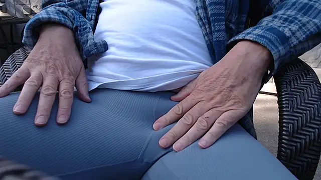 Snapshot of Toy-Daddy chatting on September 21, 2025, 8:25 pm Toy-Daddy online show from September 21, 2025, 8:25 pm