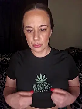 JJLILYOFFICIAL online show from March 25, 2026, 10:25 am