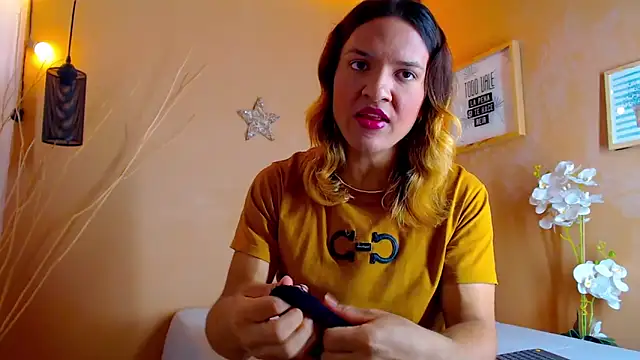 aslyhernandez 7 online show from September 22, 2025, 12:44 pm