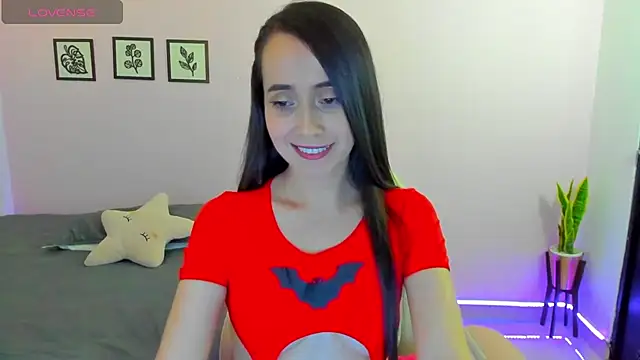 Snapshot of sophie_pazz chatting on October 24, 2025, 10:42 pm sophie pazz online show from October 24, 2025, 10:42 pm