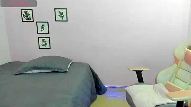 Snapshot of sophie_pazz chatting on September 27, 2025, 10:05 pm sophie pazz online show from September 27, 2025, 10:05 pm