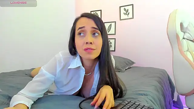 sophie pazz online show from December 31, 2024, 1:47 am