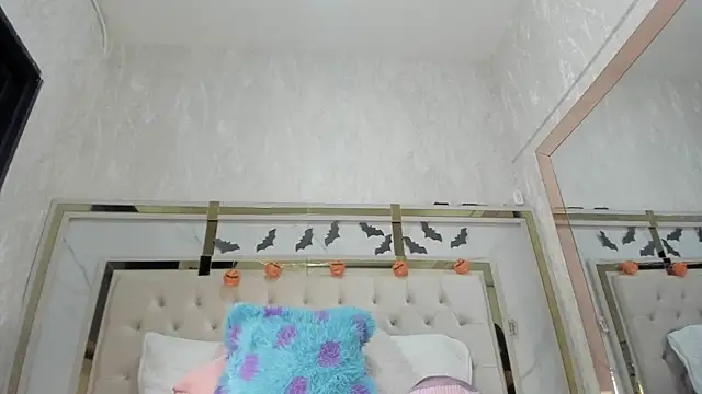 Snapshot of Victoriaa_millers chatting on October 16, 2025, 7:22 pm Victoriaa millers online show from October 16, 2025, 7:22 pm